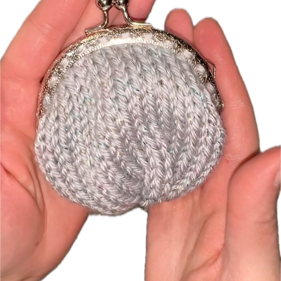 Knitted Coin Purse- Sliver - Picture 8 of 13